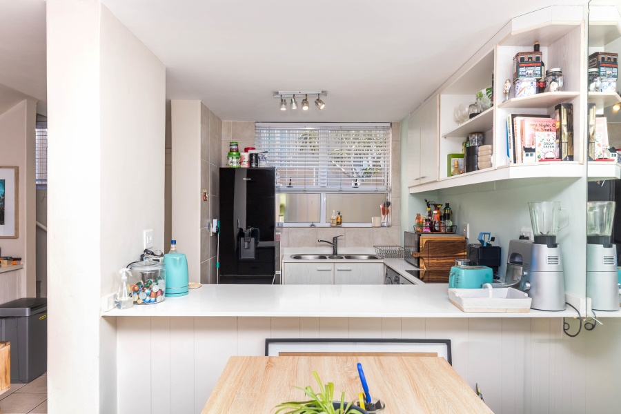 2 Bedroom Property for Sale in Sea Point Western Cape